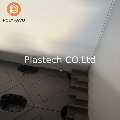 Boîte de palettes pliable avec revêtement EVA, deux panneaux de coaming de type C à conception épissée, boîte à manches pliable à base de palettes en plastique